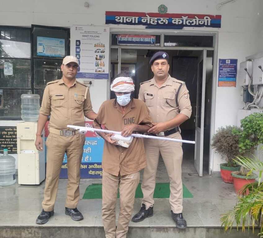 मोहकमपुर मंदिर में चोरी का खुलासा, नशे की पूर्ति के लिए चोरी करने वाला आरोपी गिरफ्तार-Newsnetra 3 IMG 20260928 WA0020