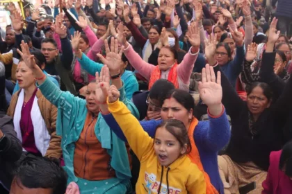 UPNL Worker Protest 1764087887168