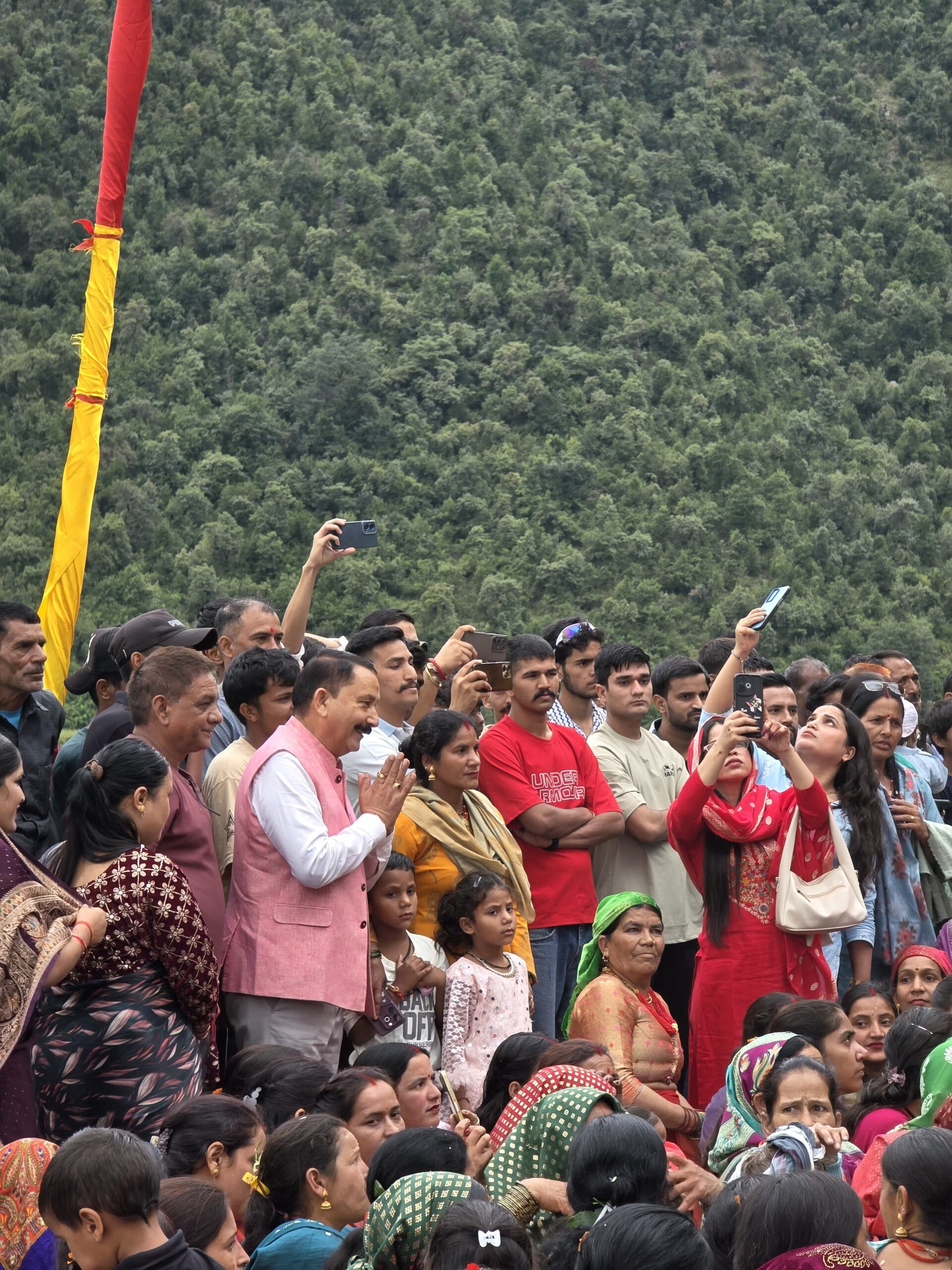 पौराणिक ‘भेड़ू का तमाशा’ मेले में शामिल हुए पूर्व विधायक विजयपाल सजवाण, समेश्वर महाराज के किए दर्शन-Newsnetra 41 WhatsApp Image 2026 09 13 at 4.39.00 PM scaled