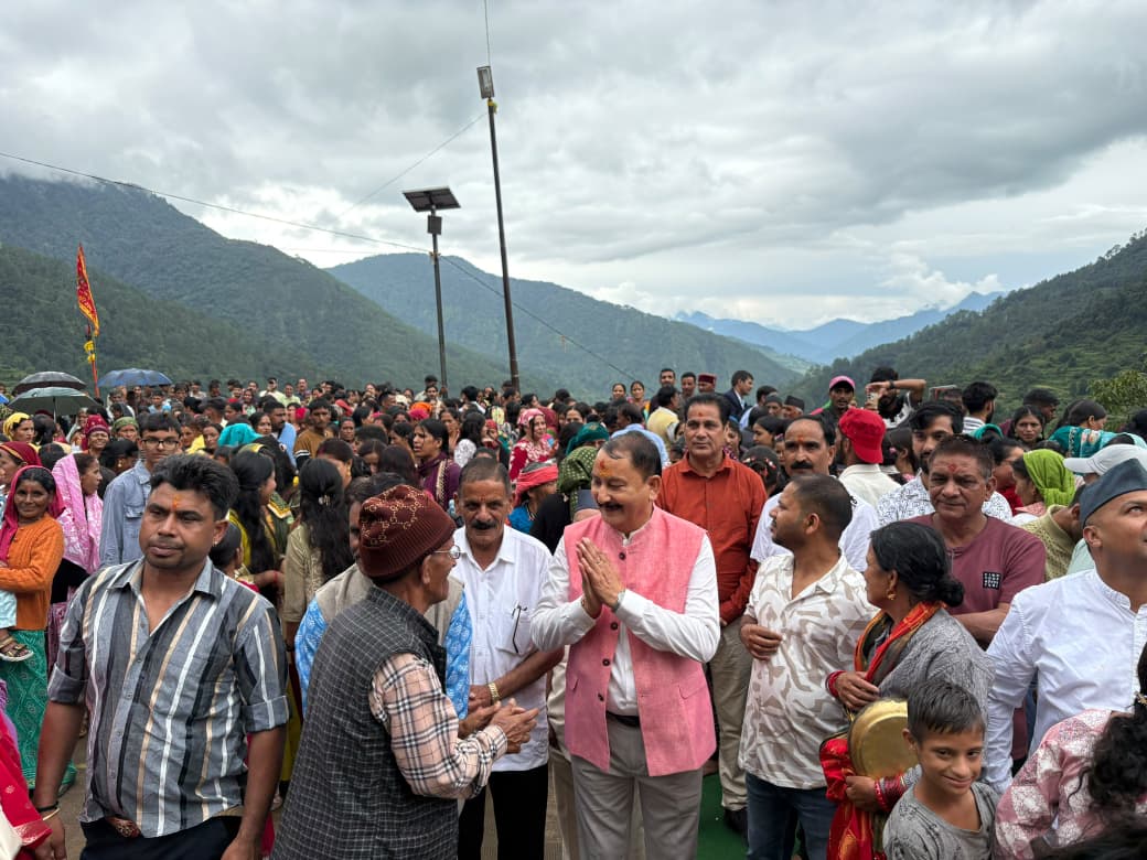 पौराणिक ‘भेड़ू का तमाशा’ मेले में शामिल हुए पूर्व विधायक विजयपाल सजवाण, समेश्वर महाराज के किए दर्शन-Newsnetra 42 WhatsApp Image 2026 09 13 at 4.45.54 PM