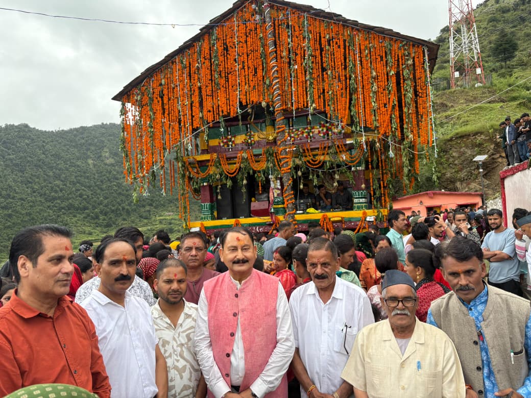 पौराणिक ‘भेड़ू का तमाशा’ मेले में शामिल हुए पूर्व विधायक विजयपाल सजवाण, समेश्वर महाराज के किए दर्शन-Newsnetra 43 WhatsApp Image 2026 09 13 at 4.45.55 PM