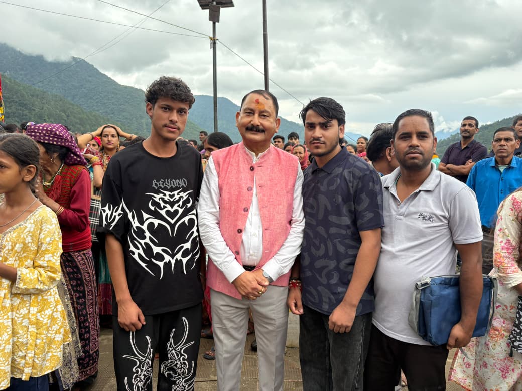 पौराणिक ‘भेड़ू का तमाशा’ मेले में शामिल हुए पूर्व विधायक विजयपाल सजवाण, समेश्वर महाराज के किए दर्शन-Newsnetra 44 WhatsApp Image 2026 09 13 at 4.45.56 PM