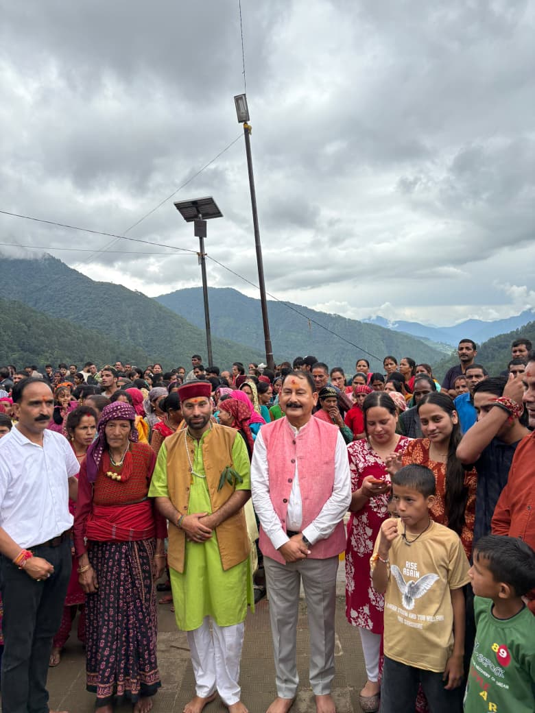 पौराणिक ‘भेड़ू का तमाशा’ मेले में शामिल हुए पूर्व विधायक विजयपाल सजवाण, समेश्वर महाराज के किए दर्शन-Newsnetra 46 WhatsApp Image 2026 09 13 at 4.45.58 PM 1