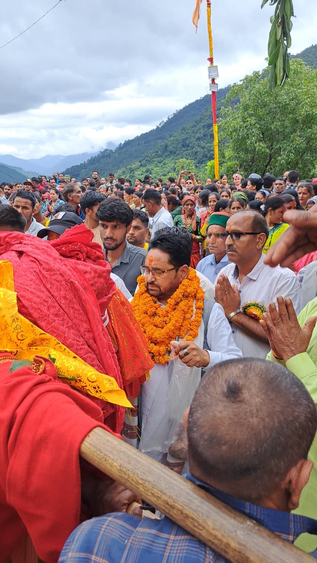 गंगोत्री विधायक सुरेश सिंह चौहान ने उपरीकोट में आयोजित पौराणिक भेडू कु थौलू-2026 में की शिरकत-Newsnetra 15 WhatsApp Image 2026 09 13 at 5.21.30 PM
