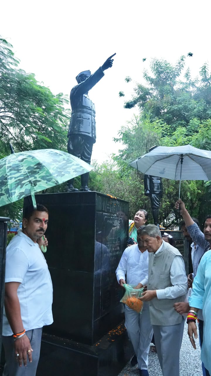 ईडी की लंबी पूछताछ के बाद पूर्व मुख्यमंत्री हरीश रावत ने शहीदों को किया नमन-Newsnetra 17 WhatsApp Image 2026 09 26 at 7.21.38 PM