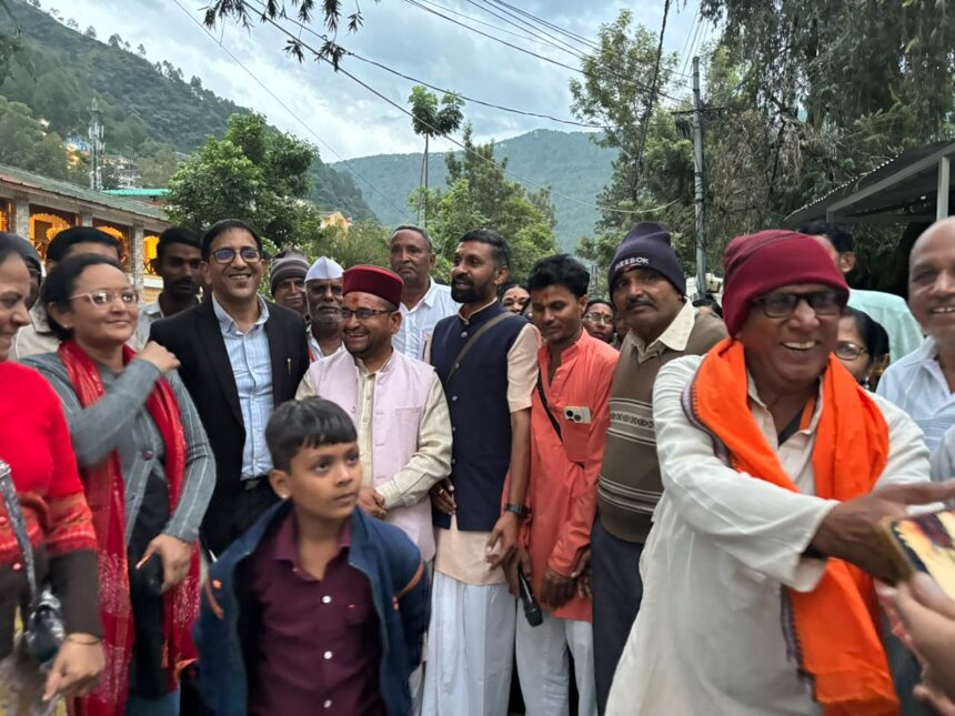विधायक सुरेश सिंह चौहान ने आपदा कंट्रोल रूम पहुंचकर उच्च हिमालयी क्षेत्रों में चल रहे रेस्क्यू अभियान का लिया जायजा-Newsnetra 9 WhatsApp Image 2026 09 28 at 7.23.27 PM