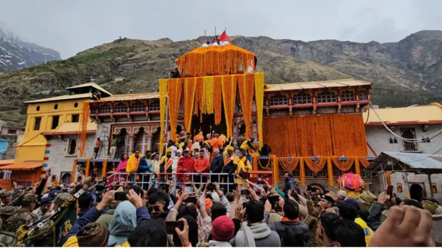 बदरीनाथ धाम में सांस्कृतिक कार्यक्रम को लेकर विवाद, धार्मिक मर्यादाओं के उल्लंघन का आरोप-Newsnetra 3 badrinath 1760021179234