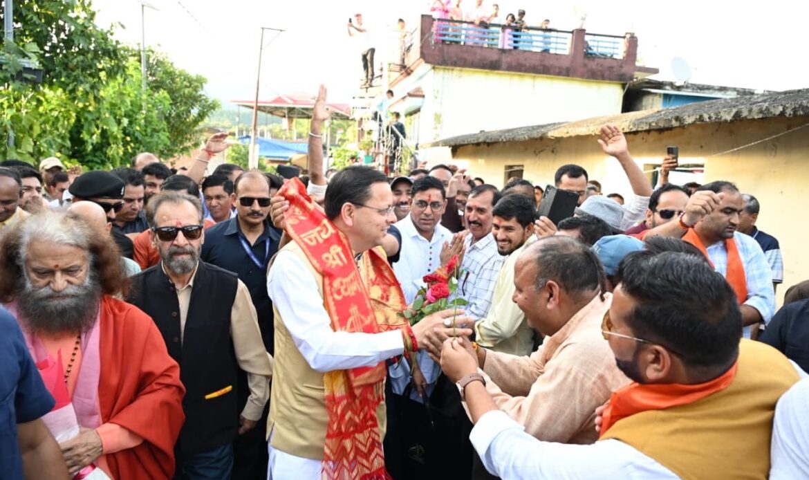 2100 दीपों से जगमगाया मां यमुना का तट, हरिपुर कालसी को मिली बड़ी आध्यात्मिक सौगात, मां यमुना प्रतिमा का हुआ अनावरण-Newsnetra 12 ffa050fa a302 445b b1f7 b732a8381bb1