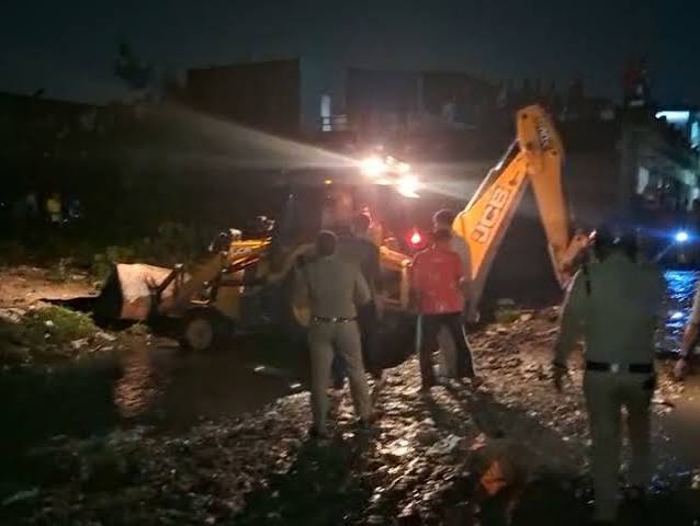 हरिद्वार में बारिश के बीच बड़ा हादसा, नाले में बही 6 वर्षीय बच्ची; एसडीआरएफ का सर्च अभियान जारी-Newsnetra 3 images 13