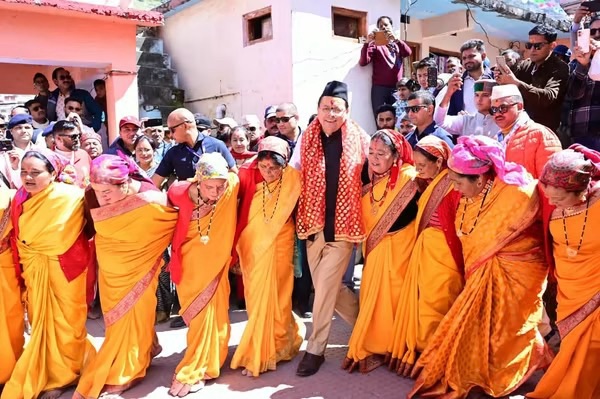 बदरीनाथ धाम में गूंजा देवभूमि की संस्कृति का रंग, ‘देवभूमि कल्चरल फेस्टिवल-2026’ का मुख्यमंत्री धामी की मौजूदगी में हुआ समापन-Newsnetra 6 img 0921