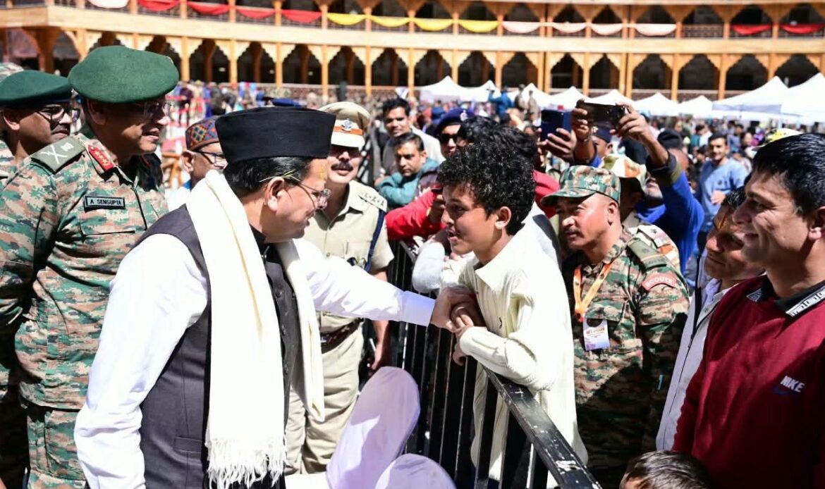 बदरीनाथ धाम में गूंजा देवभूमि की संस्कृति का रंग, ‘देवभूमि कल्चरल फेस्टिवल-2026’ का मुख्यमंत्री धामी की मौजूदगी में हुआ समापन-Newsnetra 9 img 0924