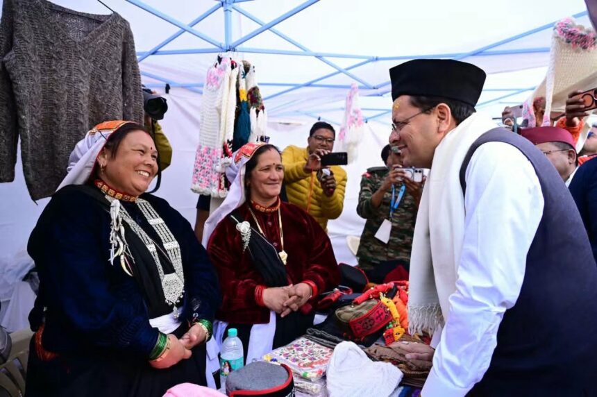 बदरीनाथ धाम में गूंजा देवभूमि की संस्कृति का रंग, ‘देवभूमि कल्चरल फेस्टिवल-2026’ का मुख्यमंत्री धामी की मौजूदगी में हुआ समापन-Newsnetra 3 img 0925 1