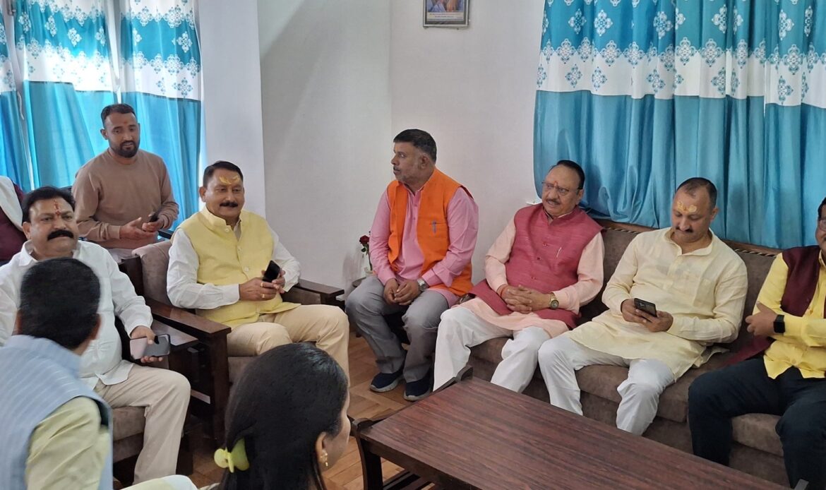उत्तरकाशी पहुंचे सीएम धामी का विजयपाल सजवाण ने किया स्वागत, विश्वनाथ-शक्ति कॉरिडोर और गोपाल रावत के नाम पर अस्पताल की घोषणा पर जताया आभार-Newsnetra 9 3cc9d8e0 0218 4e41 9c5b 383dd80ba1c6