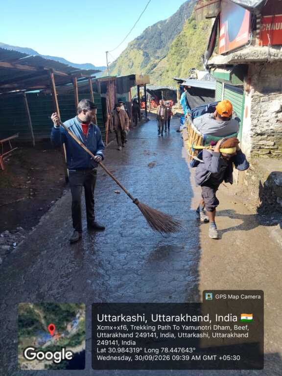 यमुनोत्री धाम यात्रा मुख्य पैदल मार्ग से सुचारू, कीचड़ और फिसलन की खबर पर प्रशासन ने दी सफाई-Newsnetra 9 IMG 20261001 WA0080 1