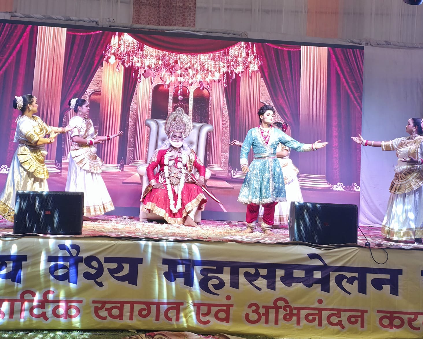अन्तर्राष्ट्रीय वैश्य महासम्मेलन (IVF) उत्तराखण्ड द्वारा भव्य ‘दीपावली महोत्सव, सांस्कृतिक कार्यक्रम एवं डांडिया उत्सव’ का शानदार आयोजन-Newsnetra 6 WhatsApp Image 2026 10 25 at 8.46.39 PM