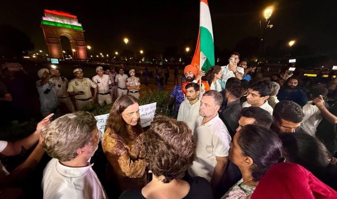 अंकिता भंडारी के माता-पिता को अब तक न्याय नहीं मिलने पर राहुल गांधी ने उठाए सवाल, बोले- इंसाफ की लड़ाई में कांग्रेस उनके साथ खड़ी है-Newsnetra 16 a220ce1c 1622 4c28 bcc9 456d3fa38da8