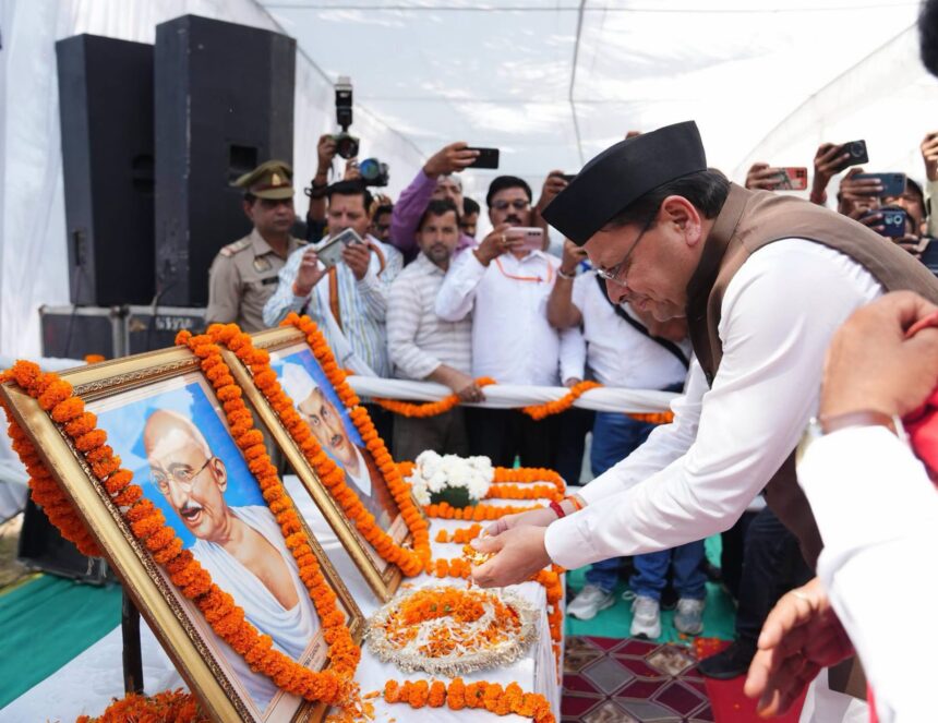 रामपुर तिराहा शहीद स्मारक पहुंचकर मुख्यमंत्री धामी ने दी श्रद्धांजलि, आंदोलनकारी शहीदों की प्रतिमाएं गांवों में लगाने समेत कई बड़ी घोषणाएं-Newsnetra 3 img 1241 1