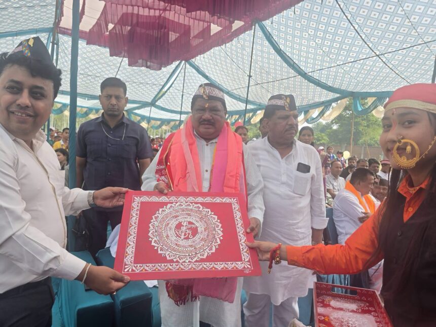 गांधी जयंती पर बाजपुर पहुंचे केंद्रीय मंत्री जुएल ओराम, छात्रों संग चलाया स्वच्छता अभियान और किया पौधरोपण-Newsnetra 3 img 1283 1