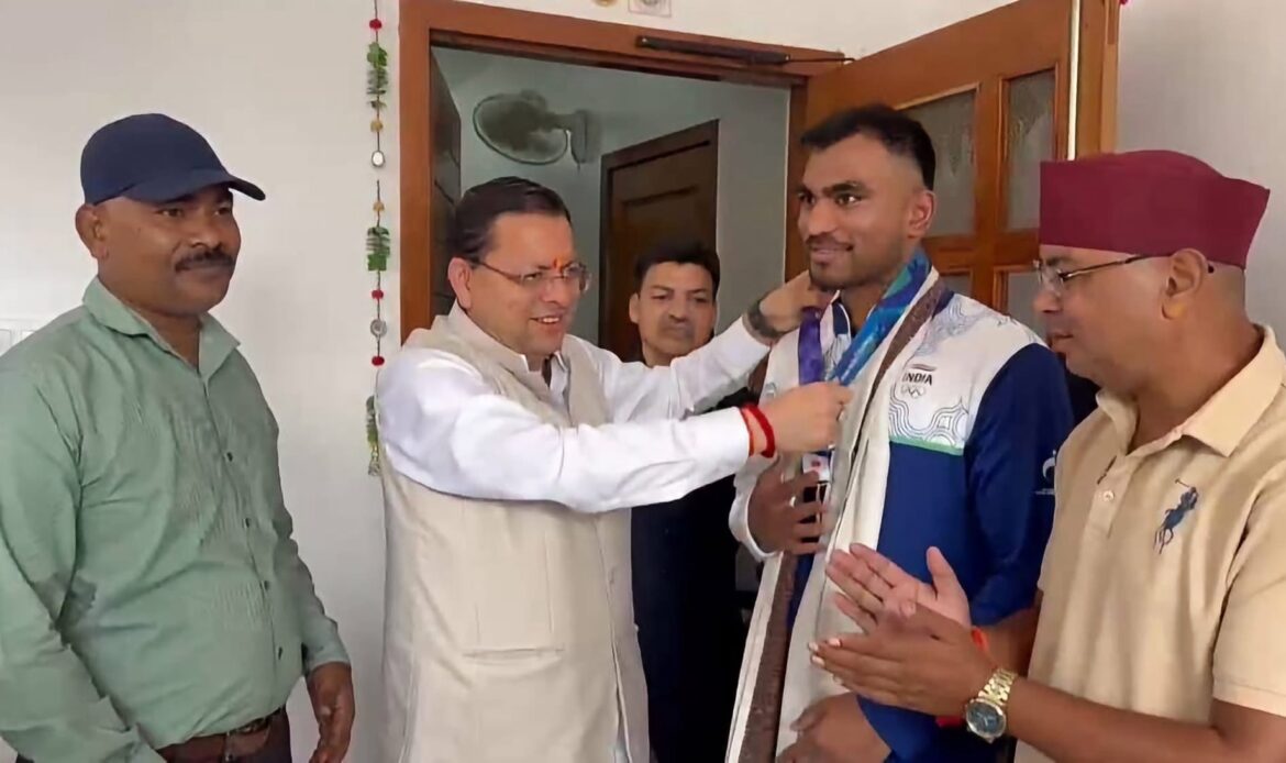 एशियन गेम्स-2026 में कांस्य पदक जीतने वाले बॉक्सर कपिल पोखरिया से मुख्यमंत्री धामी ने की मुलाकात, दी बधाई और उज्ज्वल भविष्य की शुभकामनाएं-Newsnetra 4 img 1364